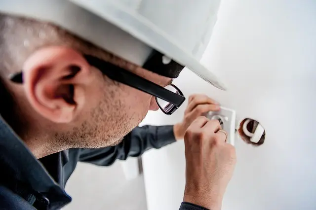 Comment entretenir votre montre de luxe : Guide Pratique